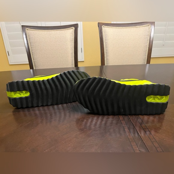 New Nike Air Max Dawn Volt Black Sneaker Shoes - Picture 13 of 13